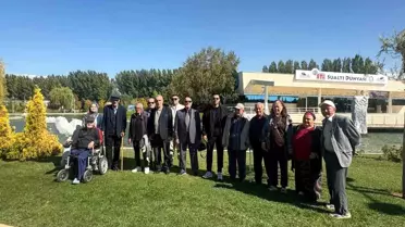 Yaşlılar Günü'nde Neşeli Geziler