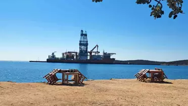 Türkiye'nin 5. Sondaj Gemisi 'West Draco' Mersin'e Yanaştı