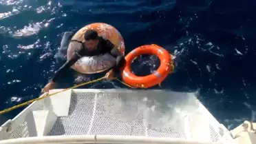 Kuşadası'nda Yüzerek Yunanistan'a Geçmeye Çalışan Göçmen Yakalandı