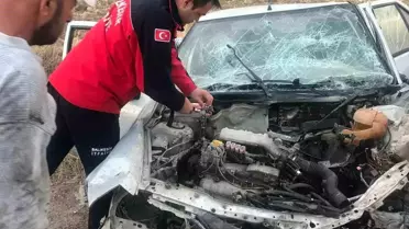 Balıkesir'de Trafik Kazası: 2 Yaralı