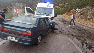 Burdur'da Ambulans ve Otomobil Çarpıştı
