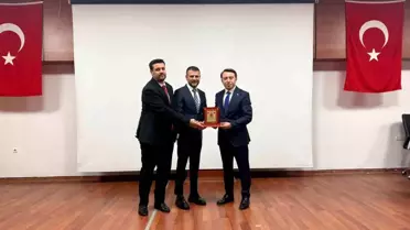 Eğil Belediye Başkanı Seydaoğlu'na Din Hizmetlerine Destek Plaketi