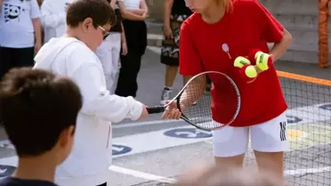 İpek Soylu Şemin, Öğrencilerle Tenis Oynadı