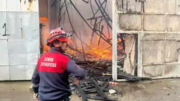 İzmir'de Depo Yangını Kontrol Altına Alındı