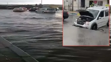 İzmir'i sağanak yağış vurdu! Yol çöktü, seyir halindeki araç göçüğe düştü