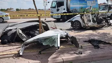 Otomobil, kırmızı ışıkta bekleyen araca çarptı: 1 ölü, 1 yaralı