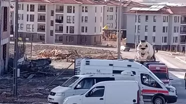 Malatya'da inşaata beton dökümü esnasında kalıbın çökmesi sonucu 2 işçi yaralandı