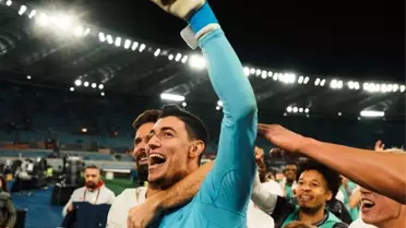 Berke Özer, Roma maçında penaltıları kurtardı