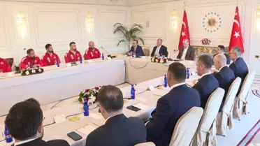 Erdoğan, Kırkpınar Güreşçilerini Kabul Etti