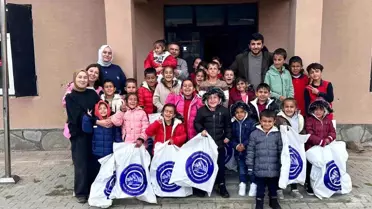 Ağrılılar Derneği'nden Öğrencilere Kış Yardımı