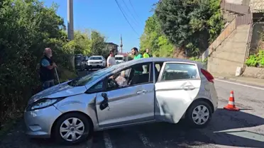 Zonguldak'ta Takla Atan Otomobilde Anne ve Çocuk Yaralandı