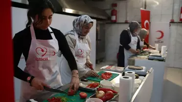 Kızılay'dan Depremzedelere Aşçılık Atölyesi