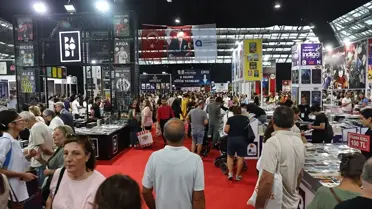 Antalya Kitap Fuarı'nda Livaneli Rüzgarı