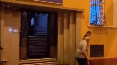 Beyoğlu'nda bastonlu dede uyuşturucu ticaretinden tutuklandı