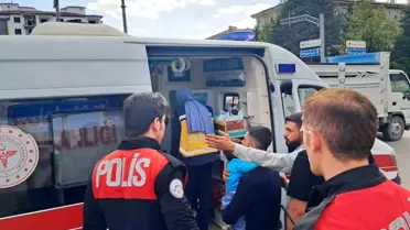 Elazığ'da Minibüs ve Otomobil Çarpıştı