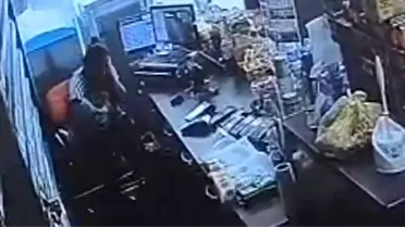 Görür görmez deliye döndü! Kucağındaki bebeğe aldırmadan defalarca bıçakladı