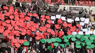 Sivasspor Taraftarından Filistin'e Destek Koreografisi