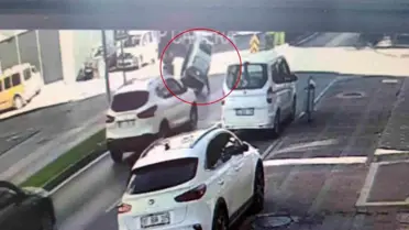Antalya'da Elektrikli Bisiklet Kazası: 2 Yaralı