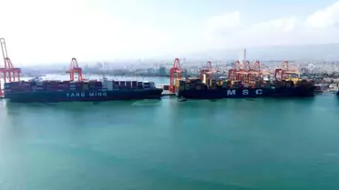 Mersin Limanı'na Mega Gemiden Tarihi Yanaşma