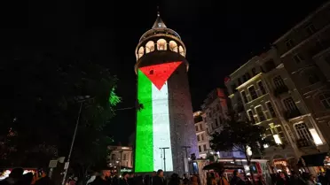 Galata Kulesi'nde Filistin Bayrağı