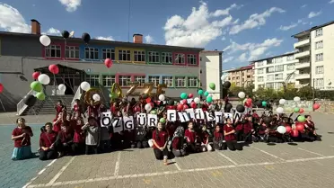 Muş'ta Filistin'e Destek için Balon Bırakıldı