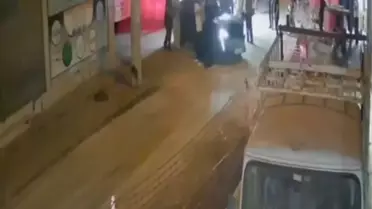 Adana'da Alacak Kavgası: 1 Yaralı, Araç Zarar Gördü