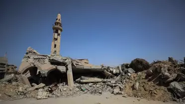 İsrail Gazze'deki Tarihi Camileri Yıkıyor