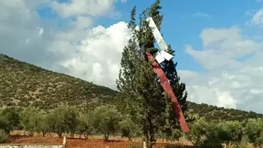 Kozan'da Fırtına Okulun Çatısını Uçurdu