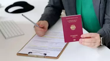 Almanya hızlandırılmış vatandaşlık uygulamasını kaldırıldı