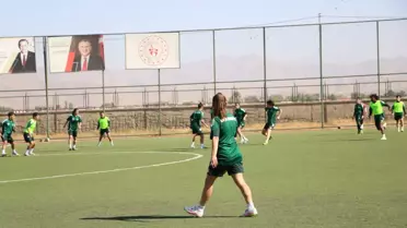 Yüksekova Spor Kadın Futbol Takımı'nın Hedefi 3 Puan