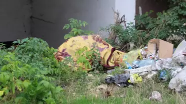 Boş arazide şüpheli şekilde duran battaniye ekipleri harekete geçirdi