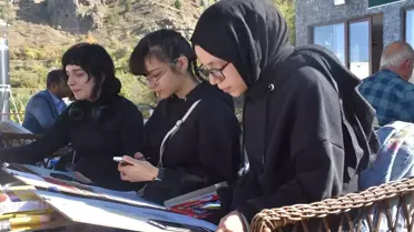 Öğrenciler Tarihi Yapıları Resmetti
