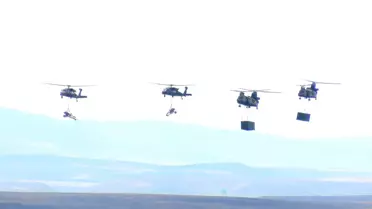 HÜRJET ve HÜRKUŞ'tan Selamlama Uçuşu