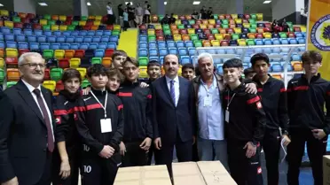 Konya Büyükşehir Belediyesi Amatör Spor Kulüplerine Malzeme Desteğini Sürdürüyor