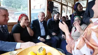 Cumhurbaşkanı Erdoğan memleketinde komşularıyla hasret giderdi