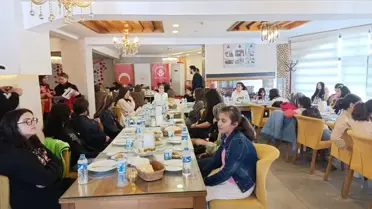 Erzurum'da Kız Çocuklarına Özel İkram