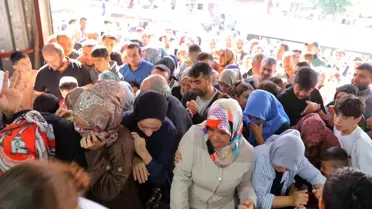 50 TL izdihamı! Birbirlerini ezdiler