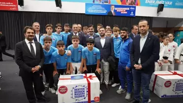 İBB, 200 Binden Fazla Spor Malzemesi Dağıtacak