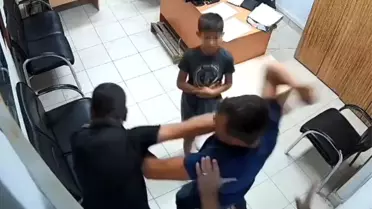 Karakolda kayınbiraderi tarafından darbedildi