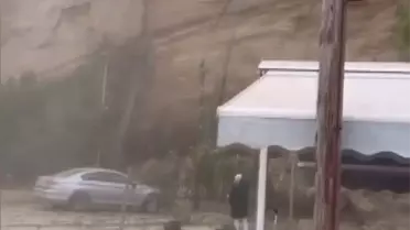 Silivri'de çay bahçesine kaya parçaları düştü