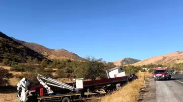 Bitlis'te Tır-Kamyonet Kazası: 2 Yaralı