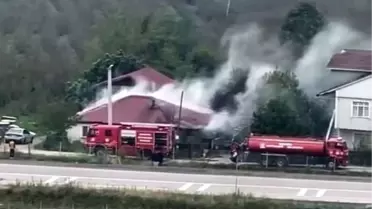 Hendek'te Yangın: Ev Kullanılamaz Hale Geldi