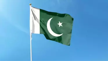 Afganistan ile Pakistan arasında şiddetli çatışma! Birçok askeri üs vuruldu