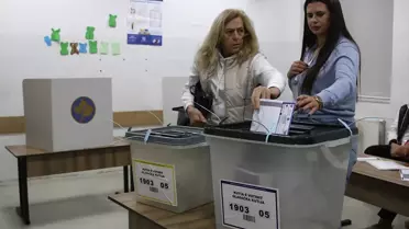 Kosova'da Yerel Seçimler Başladı
