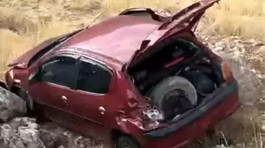 Midyat'ta Otomobil Şarampole Devrildi: Sürücü Yaralı