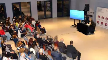 Prof. Dr. Betül Çotuksöken, Nilüfer Felsefe Buluşmaları'nda Kadın Haklarını Tartıştı