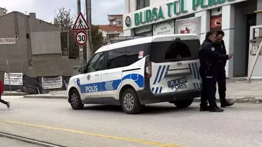 Eskişehir'de Polis Aracına Motosiklet Çarpıp Kaçtı