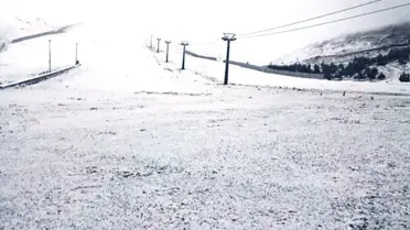 Akdağ'a Mevsimin İlk Kışı