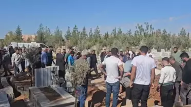 Yangında Ölen Merve, Kuzeni Bekir'in Yanına Defnedildi