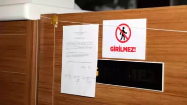 Alanya'da Mühürlenen AVM'de Tarihi Geçmiş Gıda Ürünleri Tespit Edildi